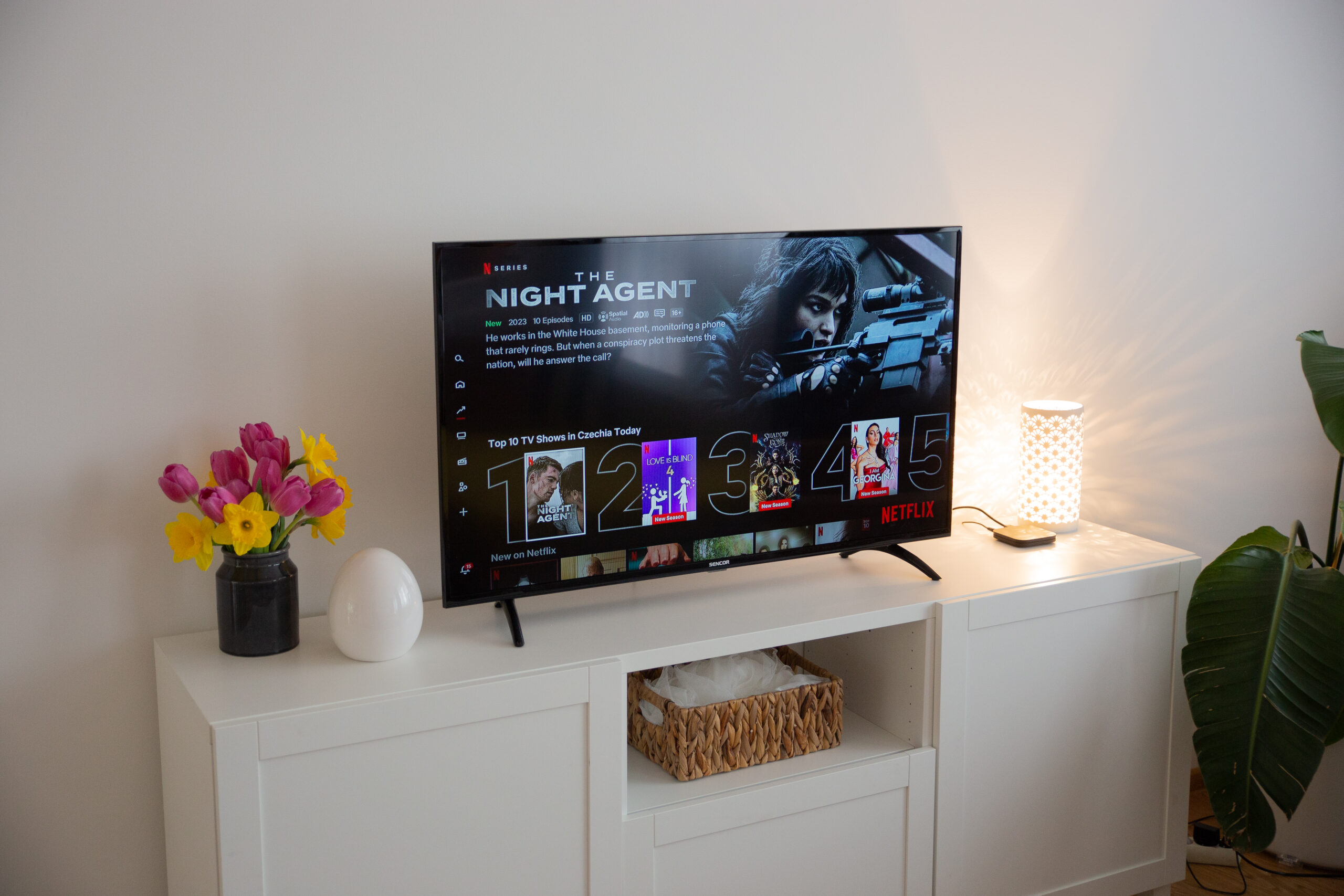 Smart televize v  obývacím pokoji